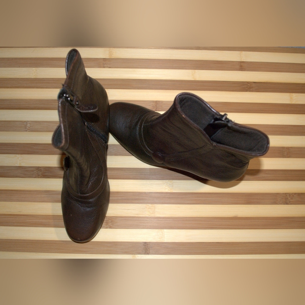 Clarks Bendables Brown Leather Zip Up Block Heel Ankle Boots Shoes Women's 7 M - Picture 4 of 5